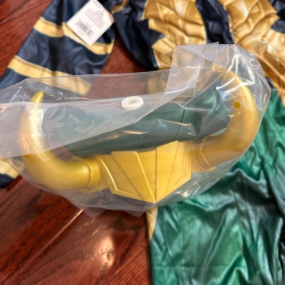 Avengers Loki child’s costume - Picture 9 of 16